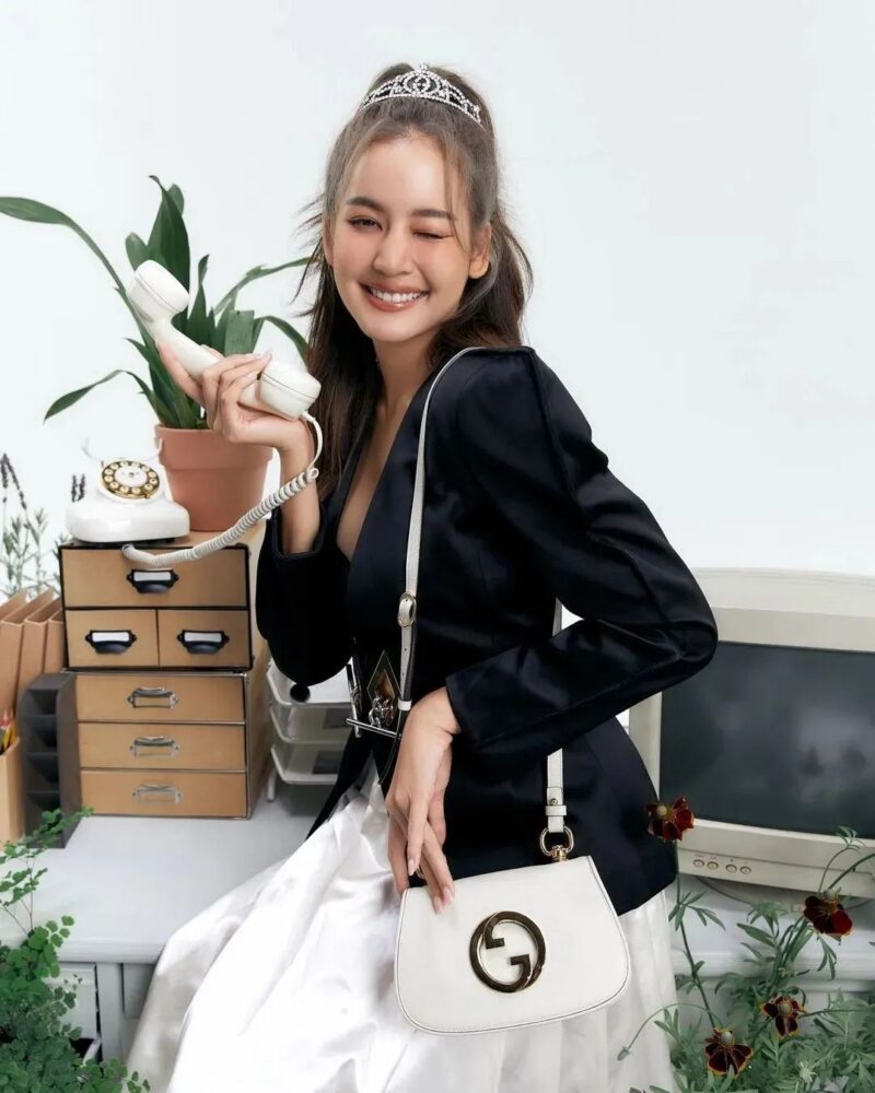 泰国版ELLE杂志时尚造型gucci Blondie bag搭配