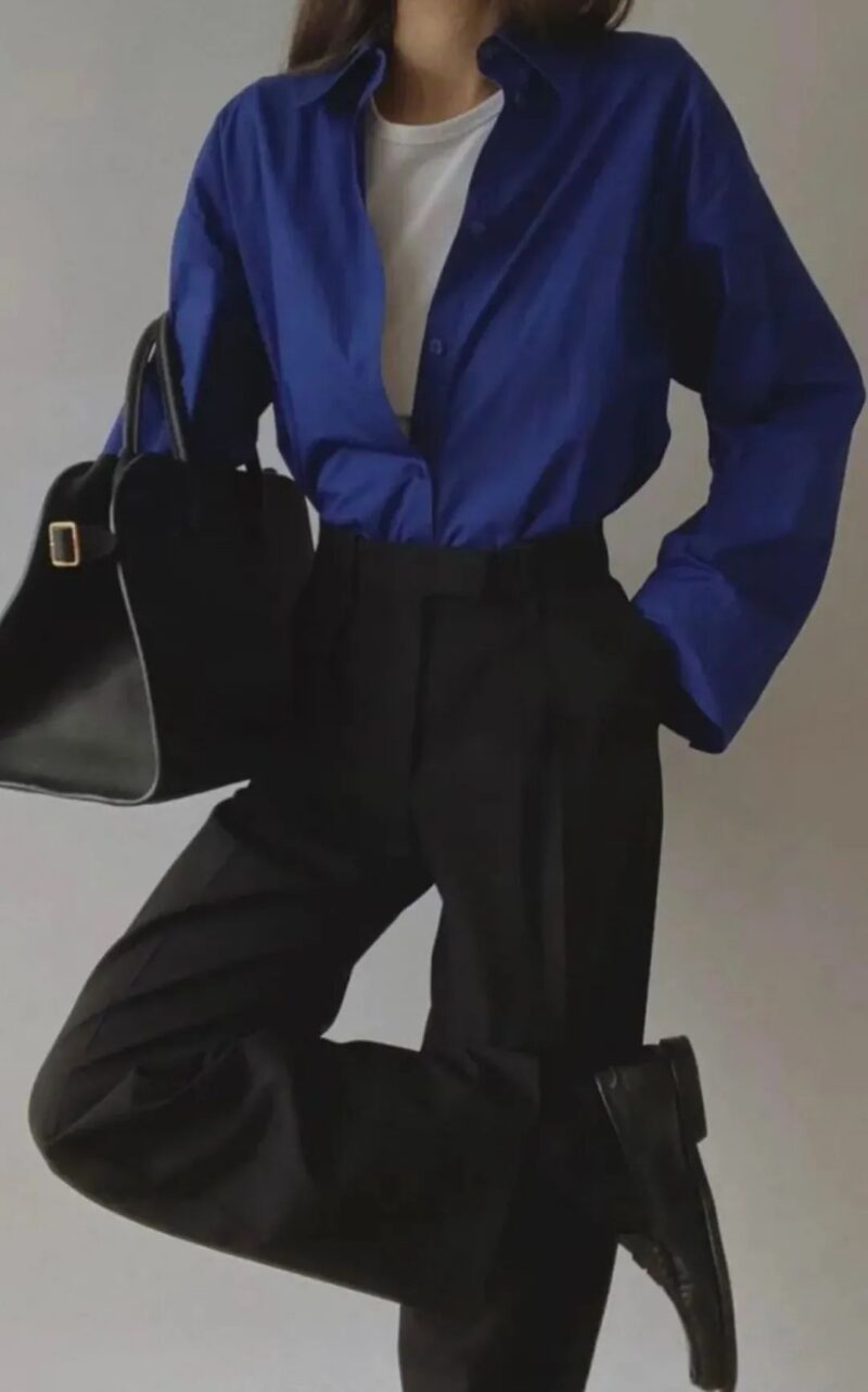 黑色西装裤+蓝色衬衣+黑色手提包